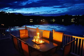 Waterfront Cottage and Ski Getaway!